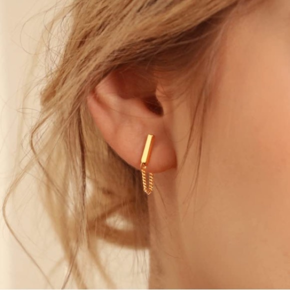 Chic and Minimalist Gold Plated Drop Chain Earrings - Picture 2 of 2